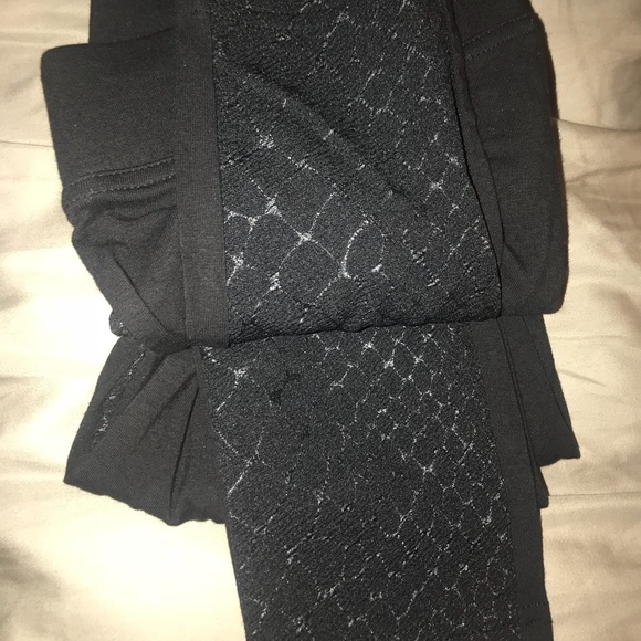 New Simply Vera Wang Animal Print Leggings Medium - Picture 5 of 5